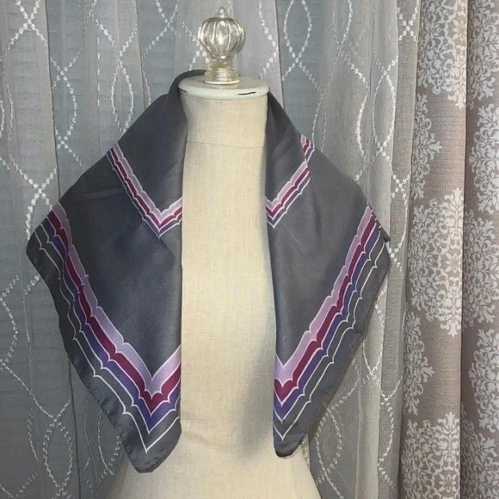 Vintage Creation Jeune square neck scarf aprox 26 3/4